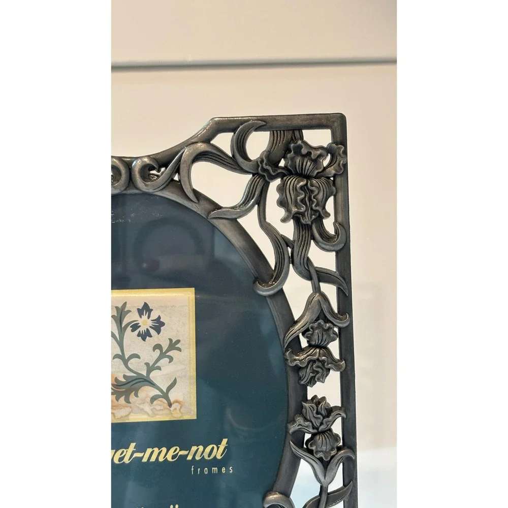 Forget-me-not Vintage Pewter Tone Floral Openwork 5x7 Oval Picture Frame